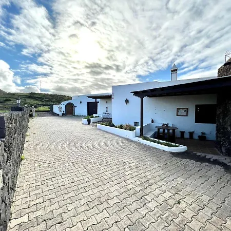 Casa de Férias Rural House With Terrace, Barbeque, Near Mirador Del Rio