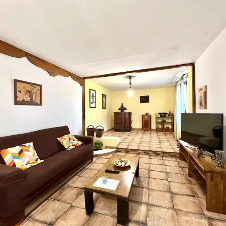 Rural House With Terrace, Barbeque, Near Mirador Del Rio Haría
